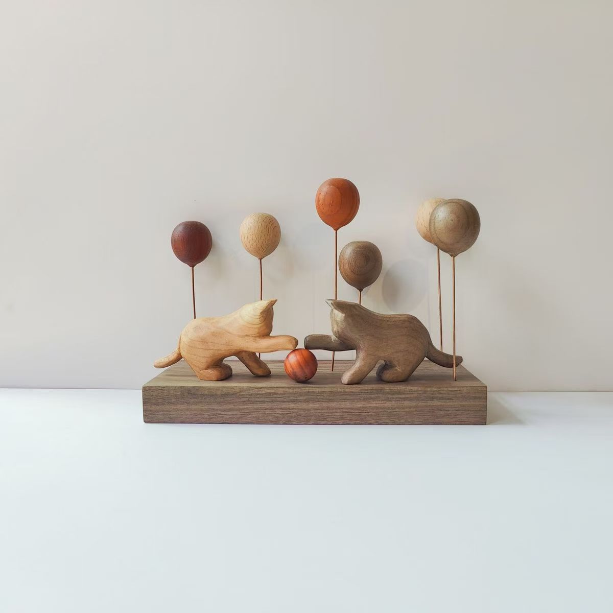 Green sandalwood no eyes cat desktop furnishing articles book table decoration plate play craft
