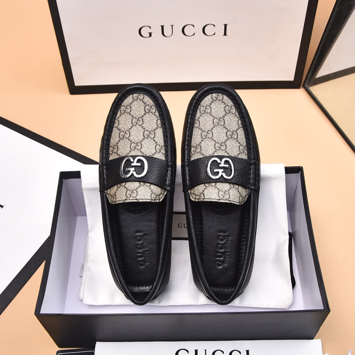 Gucci* - the top version of Gucci classic beanie shoes! Made of imported original cowhide, with a comfortable first layer of sheepskin lining!