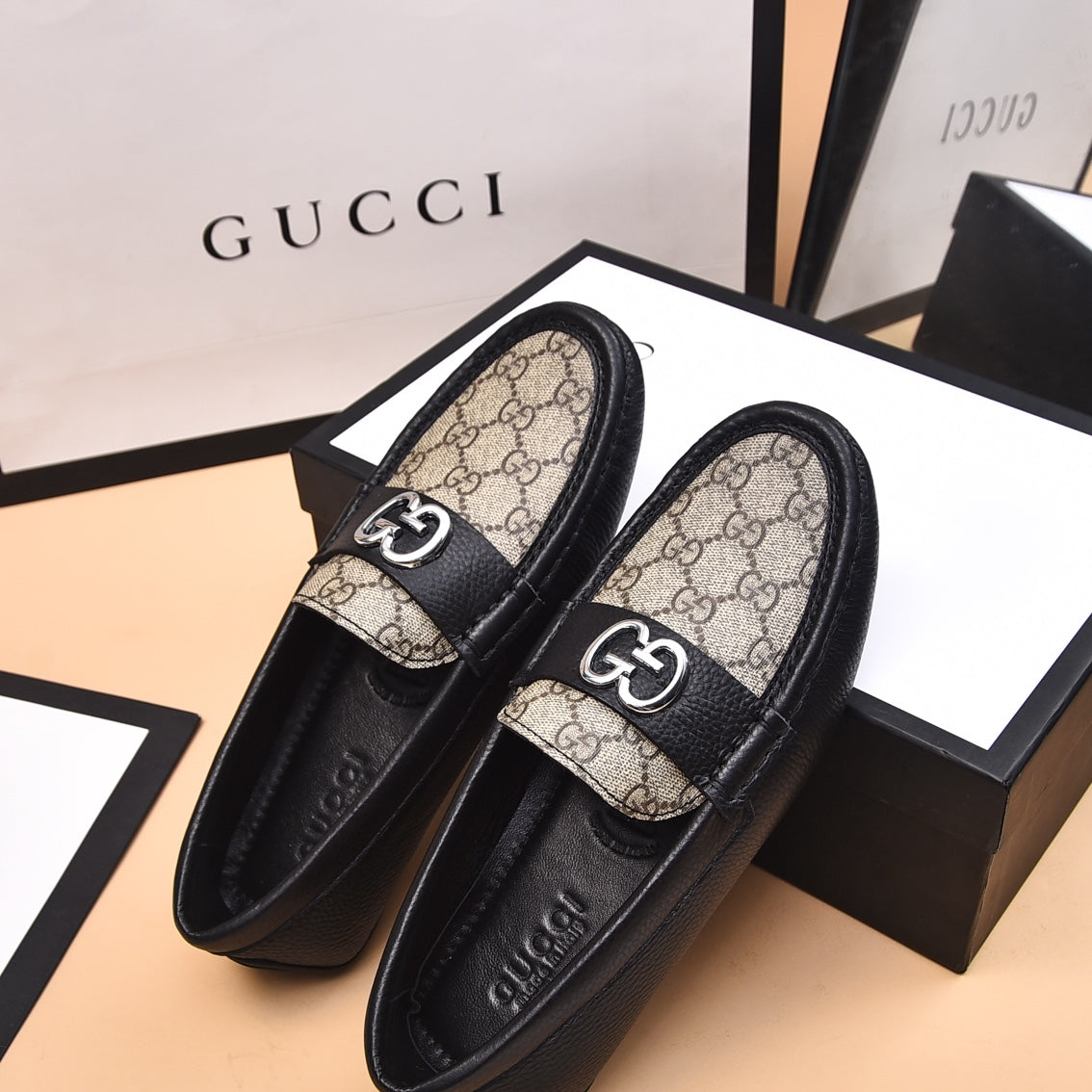 Gucci* - the top version of Gucci classic beanie shoes! Made of imported original cowhide, with a comfortable first layer of sheepskin lining!