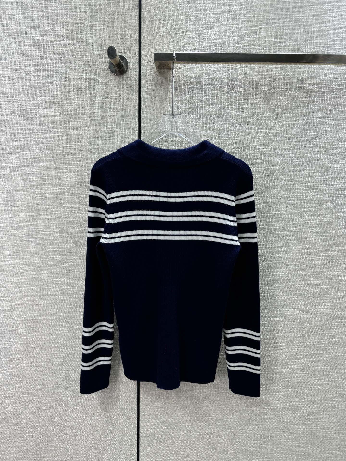 ☆【Gucci】Contrast color striped polo collar knitted cardigan