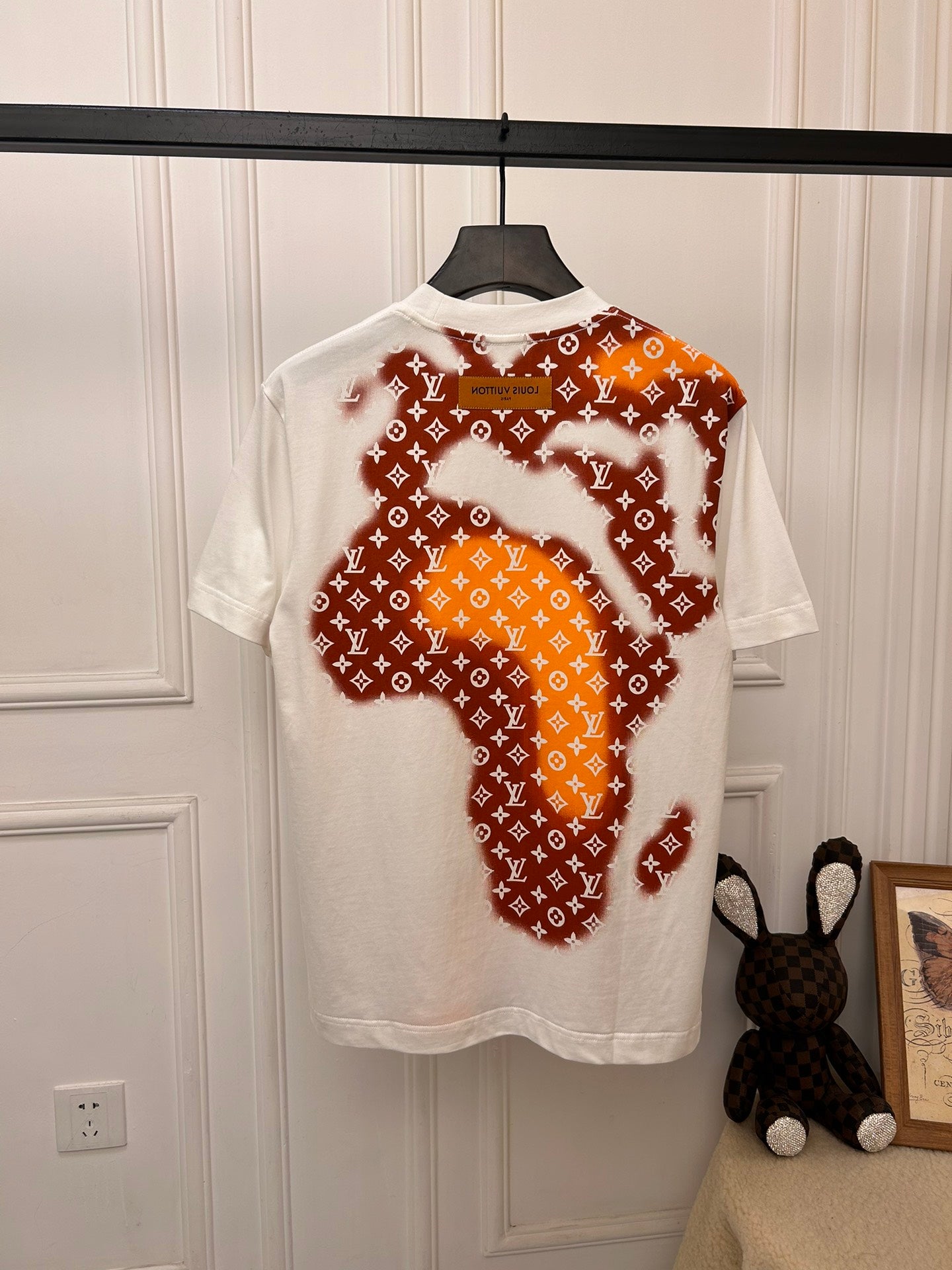 L&V The new 2024 spring and summer short-sleeved shirt
