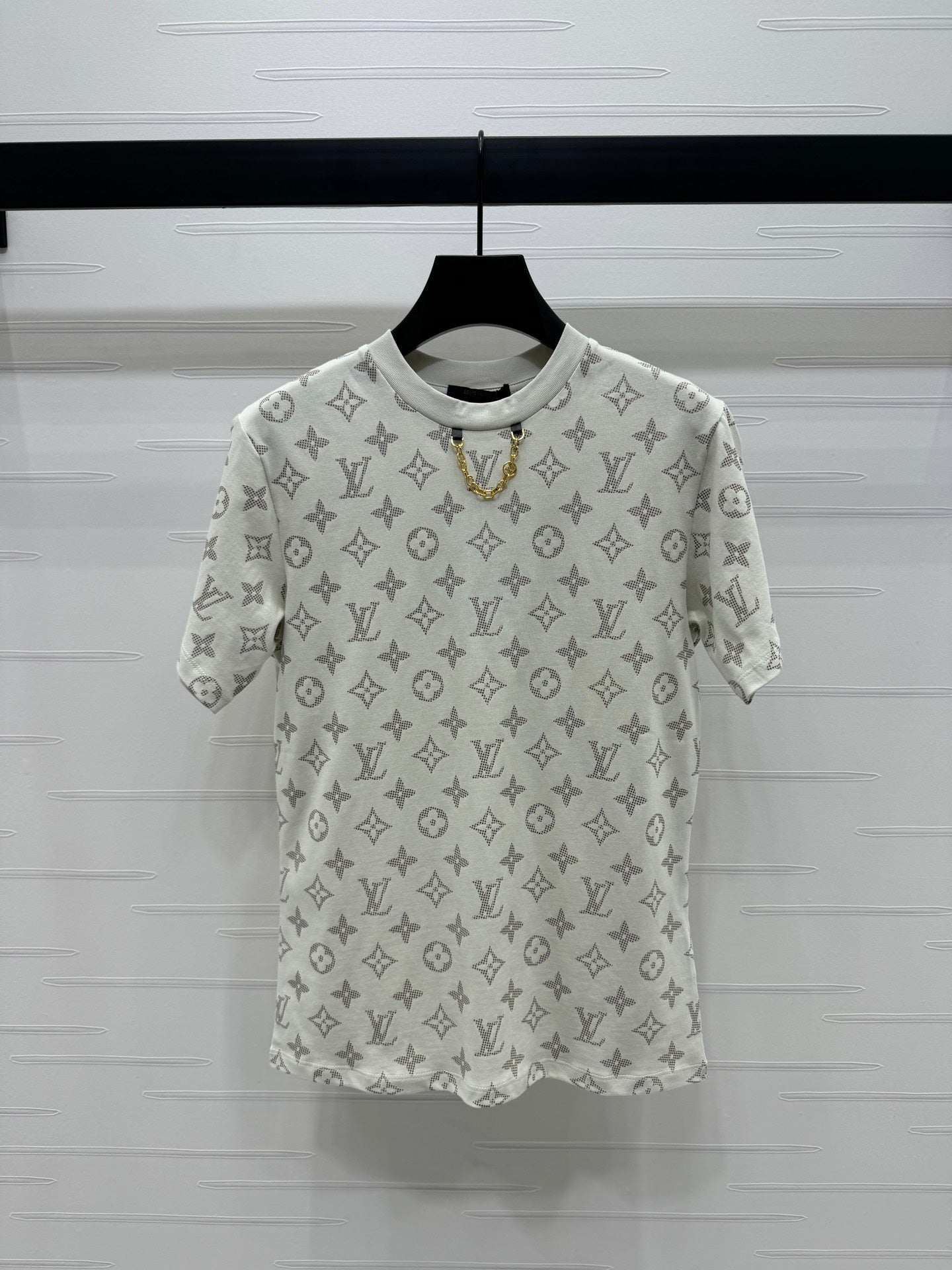 L&V The new 2024 spring and summer short-sleeved shirt
