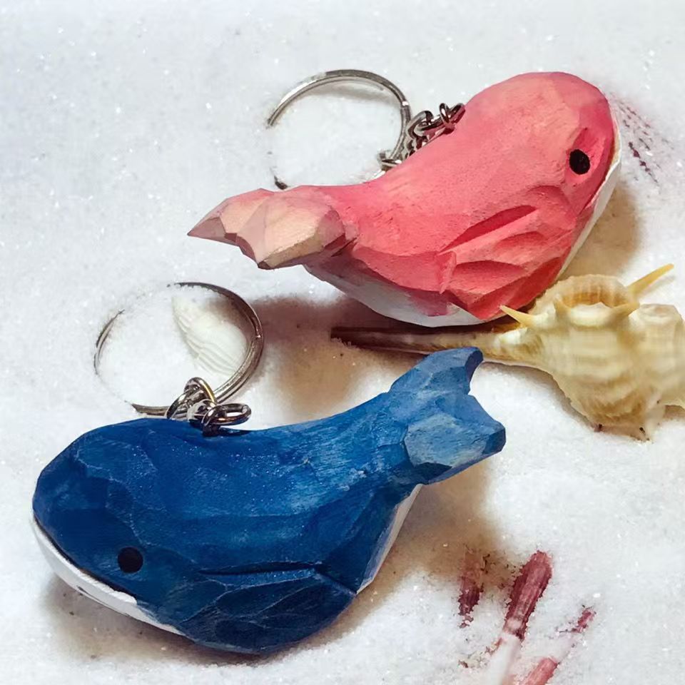 Backpack decoration gift Creative cartoon animal wooden crafts pure hand-carved whale keychain