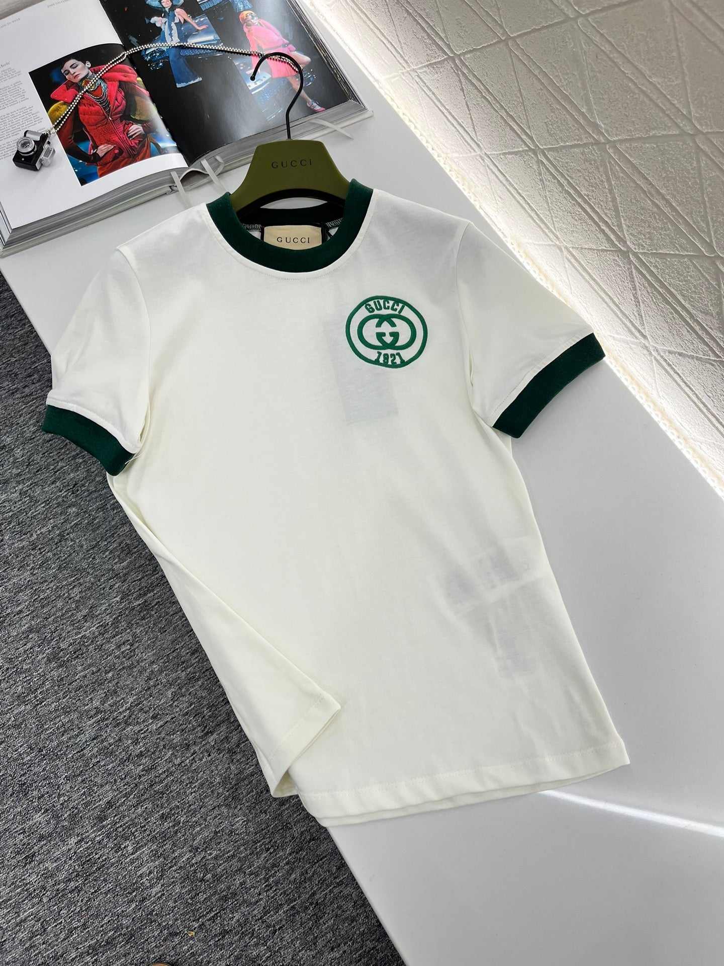 [Gucci] Embroidered Contrast Color Short Sleeve Genuine Open Mold Supports code changes within ten days with no refunds