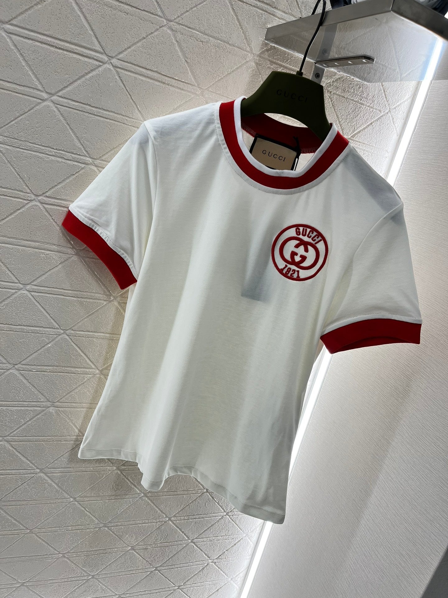 [Gucci] Embroidered Contrast Color Short Sleeve Genuine Open Mold Supports code changes within ten days with no refunds