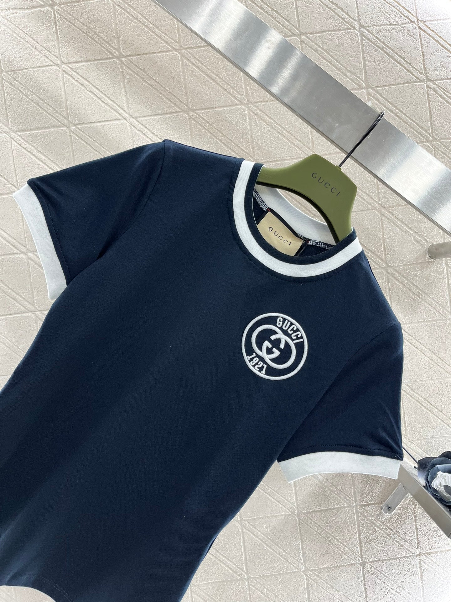 [Gucci] Embroidered Contrast Color Short Sleeve Genuine Open Mold Supports code changes within ten days with no refunds