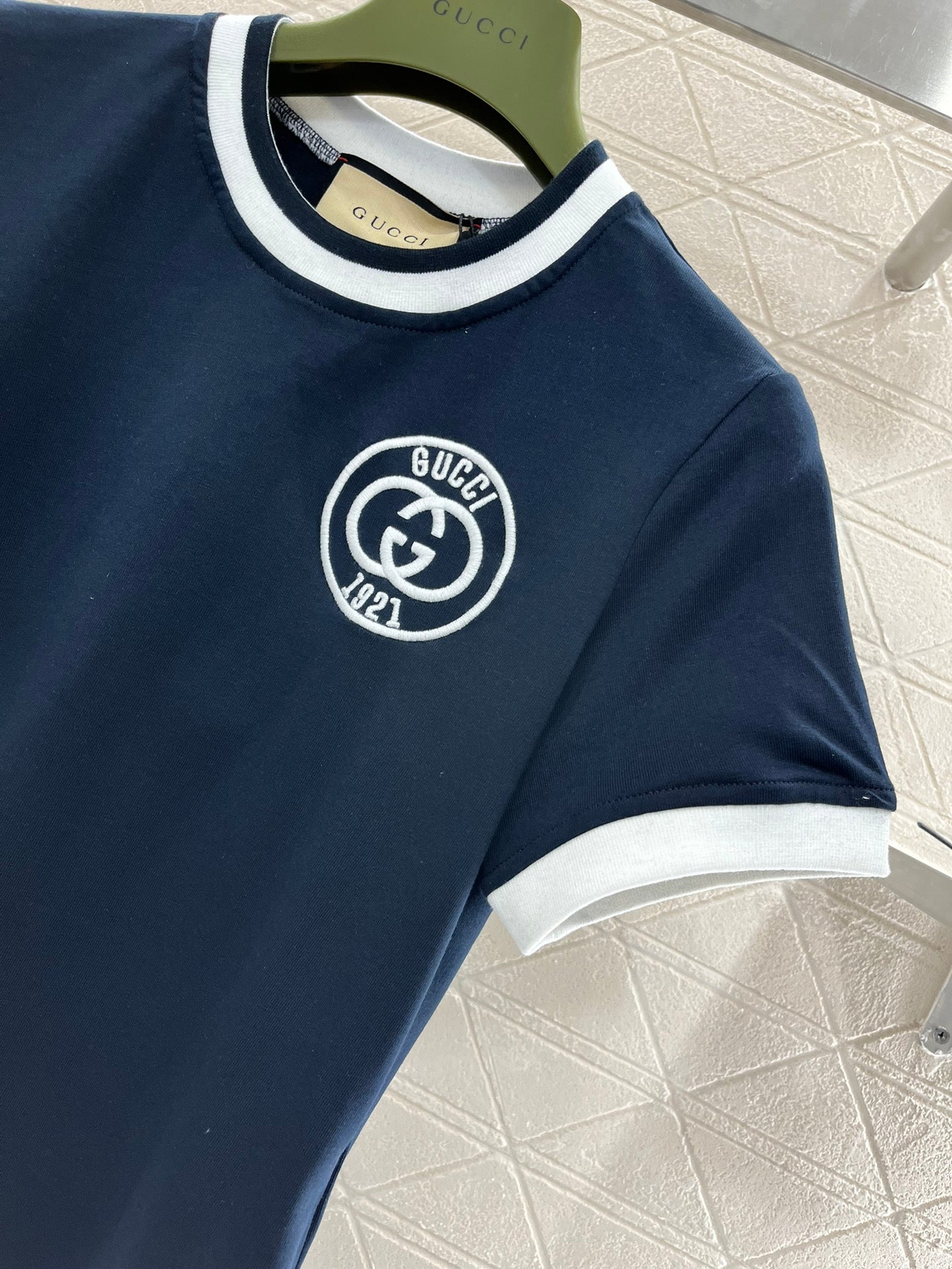 [Gucci] Embroidered Contrast Color Short Sleeve Genuine Open Mold Supports code changes within ten days with no refunds